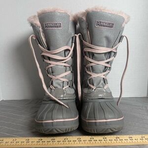 Magellan Outdoor Snow/Rain Boots Gray Pink Youth Size 4D Winter Warm